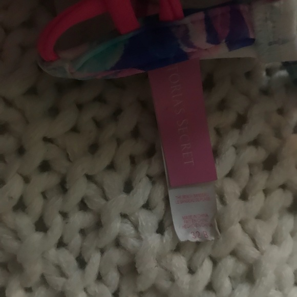 Victoria Secret bathing suit (TOP & BOTTOM) - Picture 5 of 5